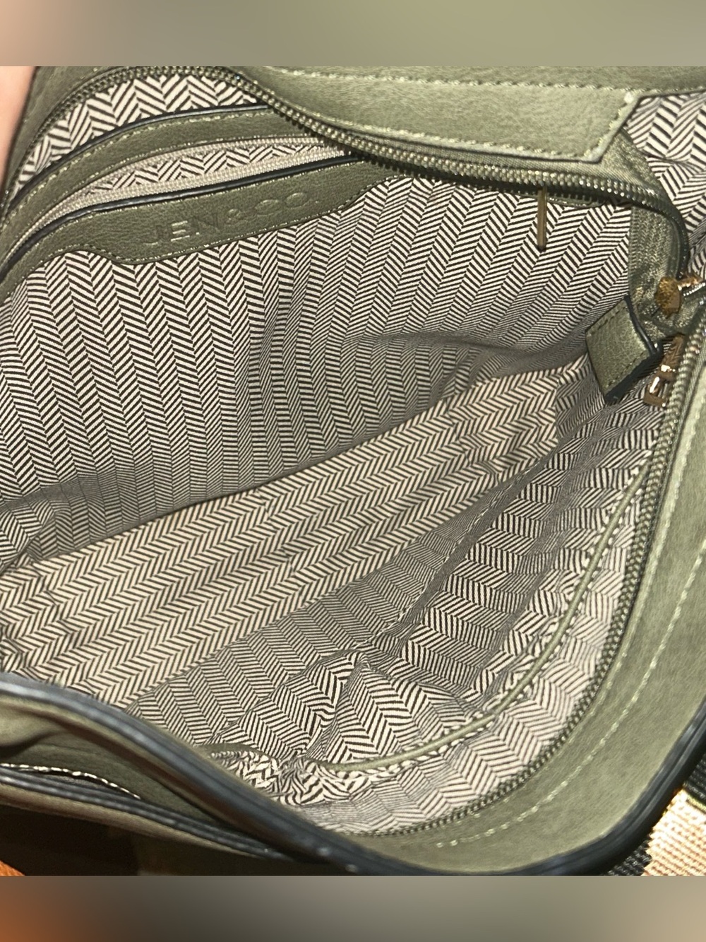 Jen & Co. Chloe Vegan Leather Crossbody Bag - Picture 12 of 16